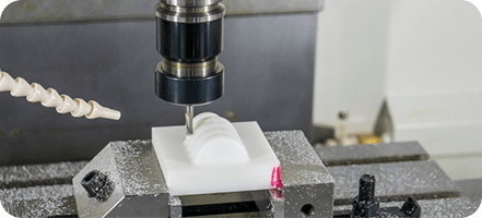 医療用プラスチック部材の切削加工